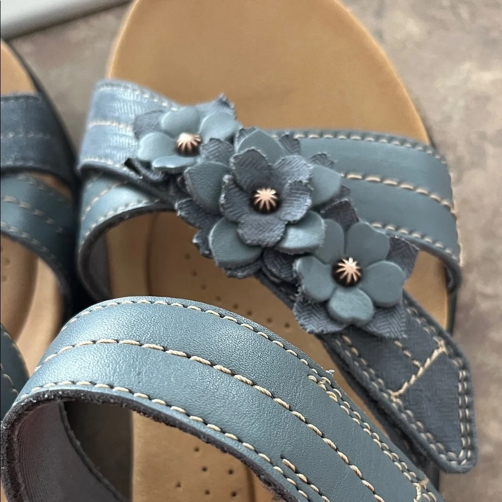 Clarks Women's Floral Blue Sandals - Picture 2 of 3